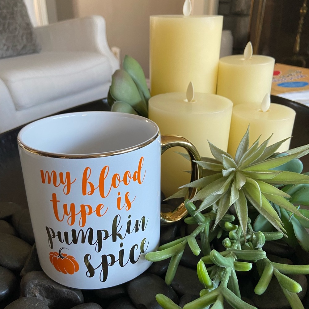 HOST PICK🎉🎉🎉 My Blood is Pumpkin Spice Mug ☕️🍁 LARGE!
